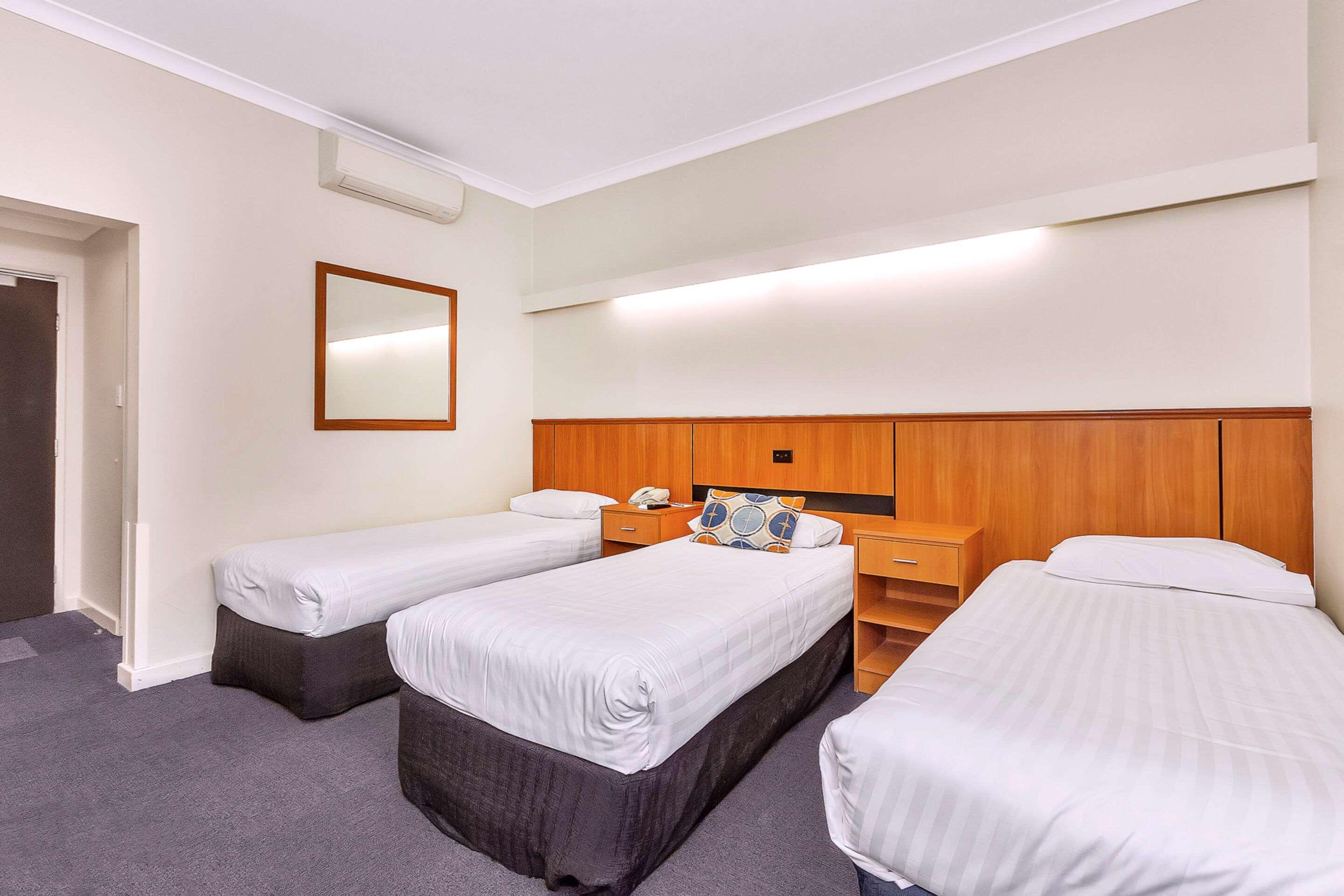 Metro Hotel Perth City Екстер'єр фото