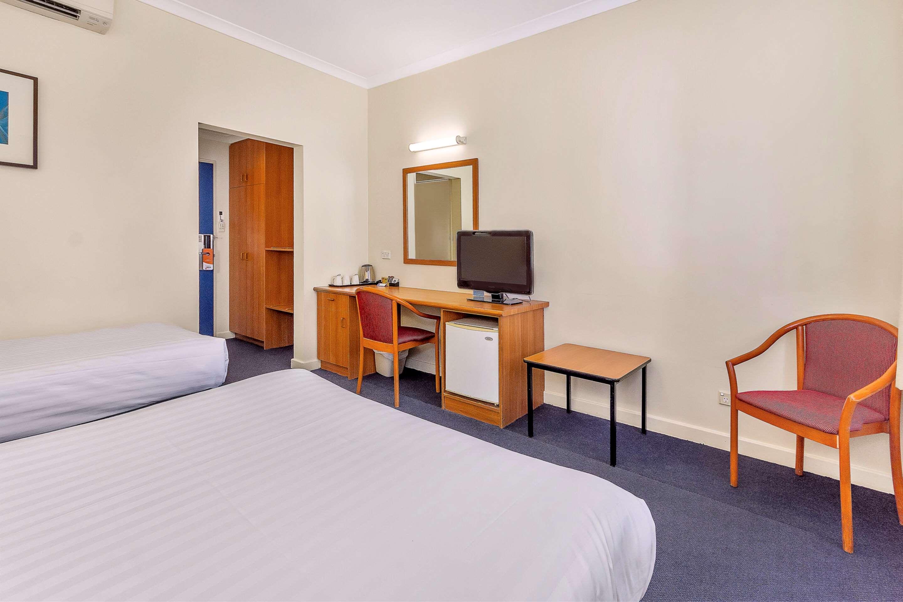 Metro Hotel Perth City Екстер'єр фото