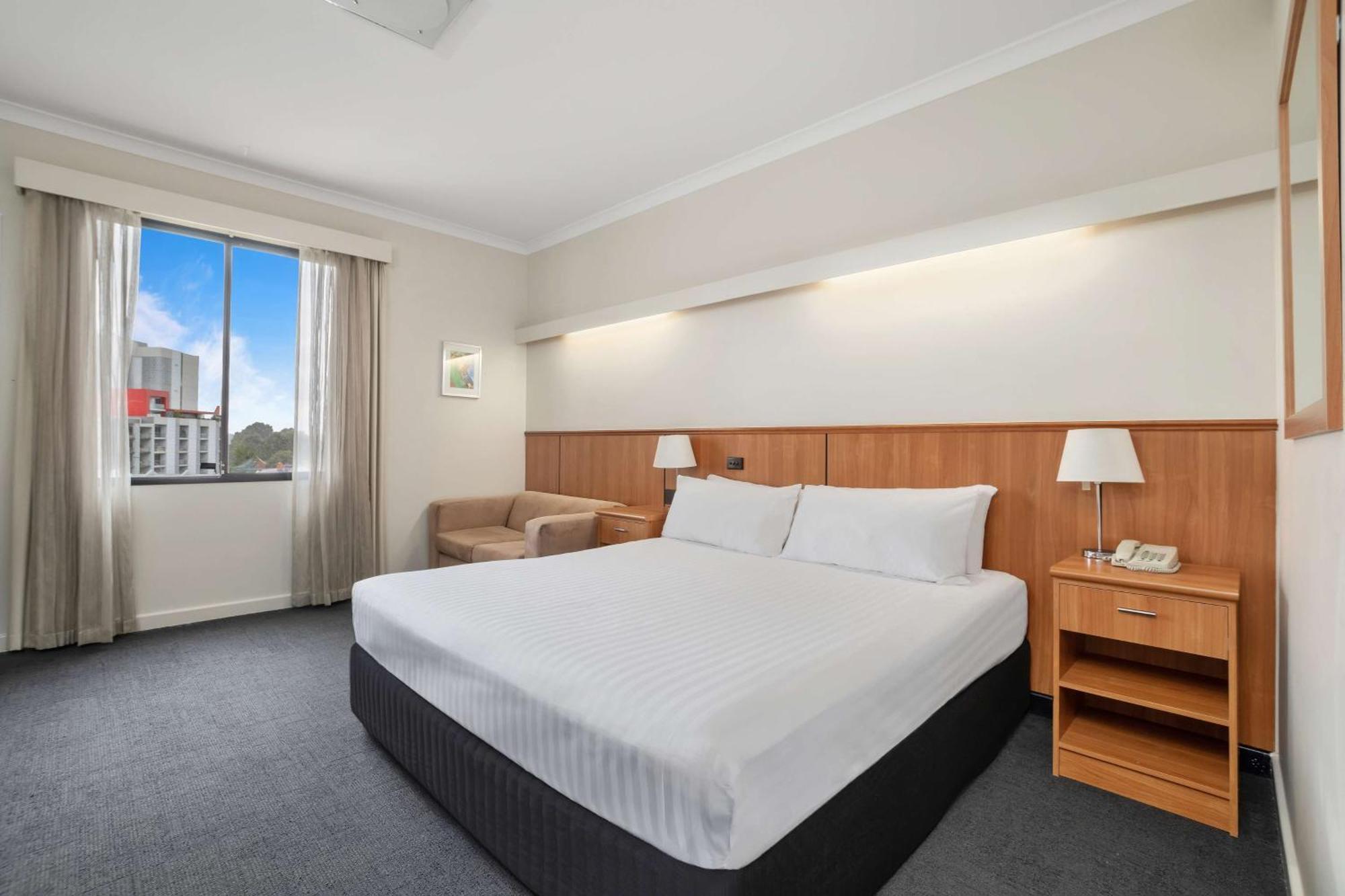 Metro Hotel Perth City Екстер'єр фото