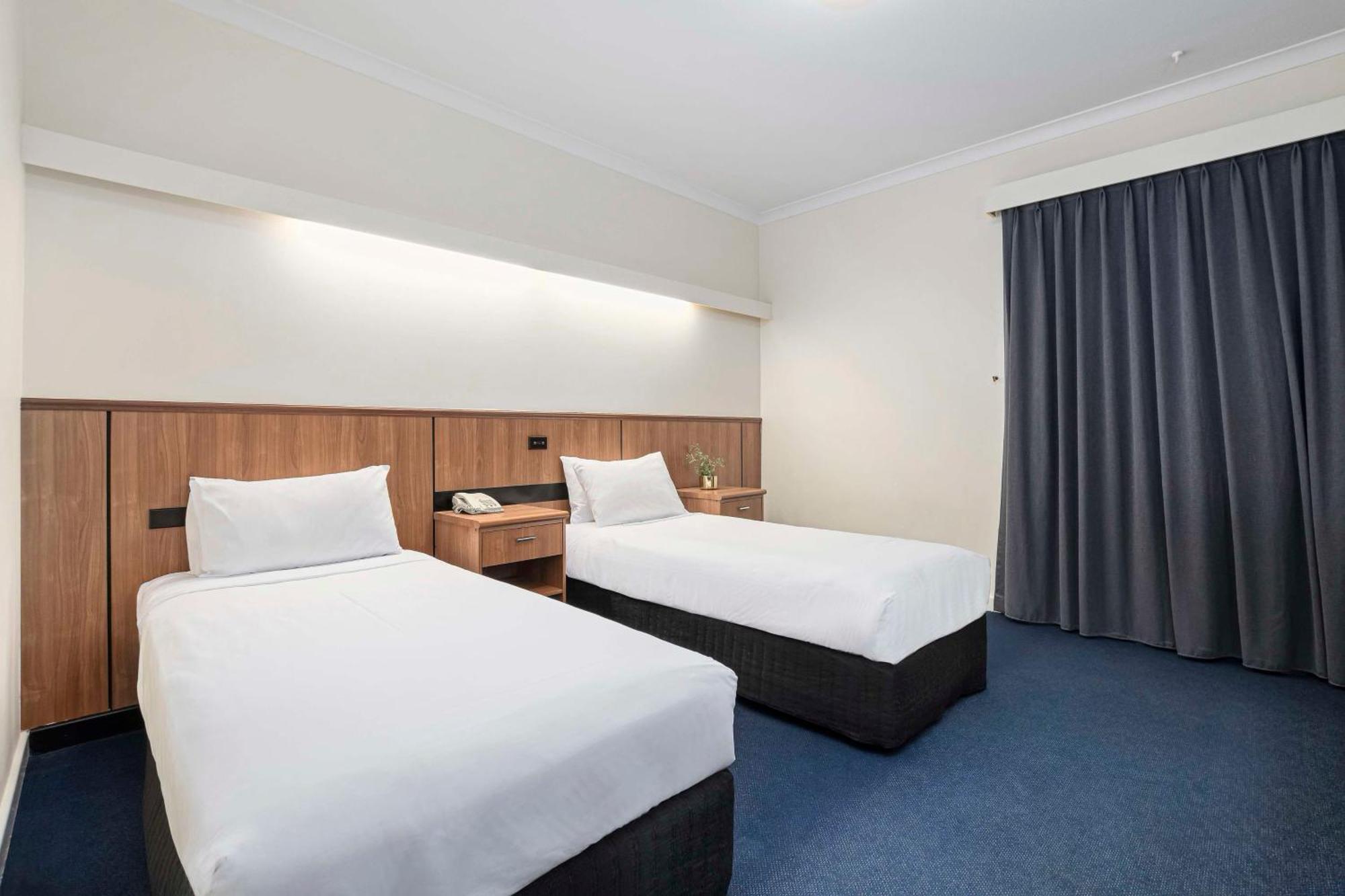 Metro Hotel Perth City Екстер'єр фото