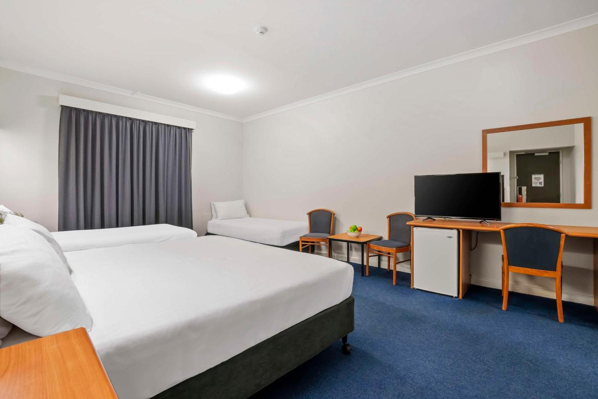 Metro Hotel Perth City Екстер'єр фото