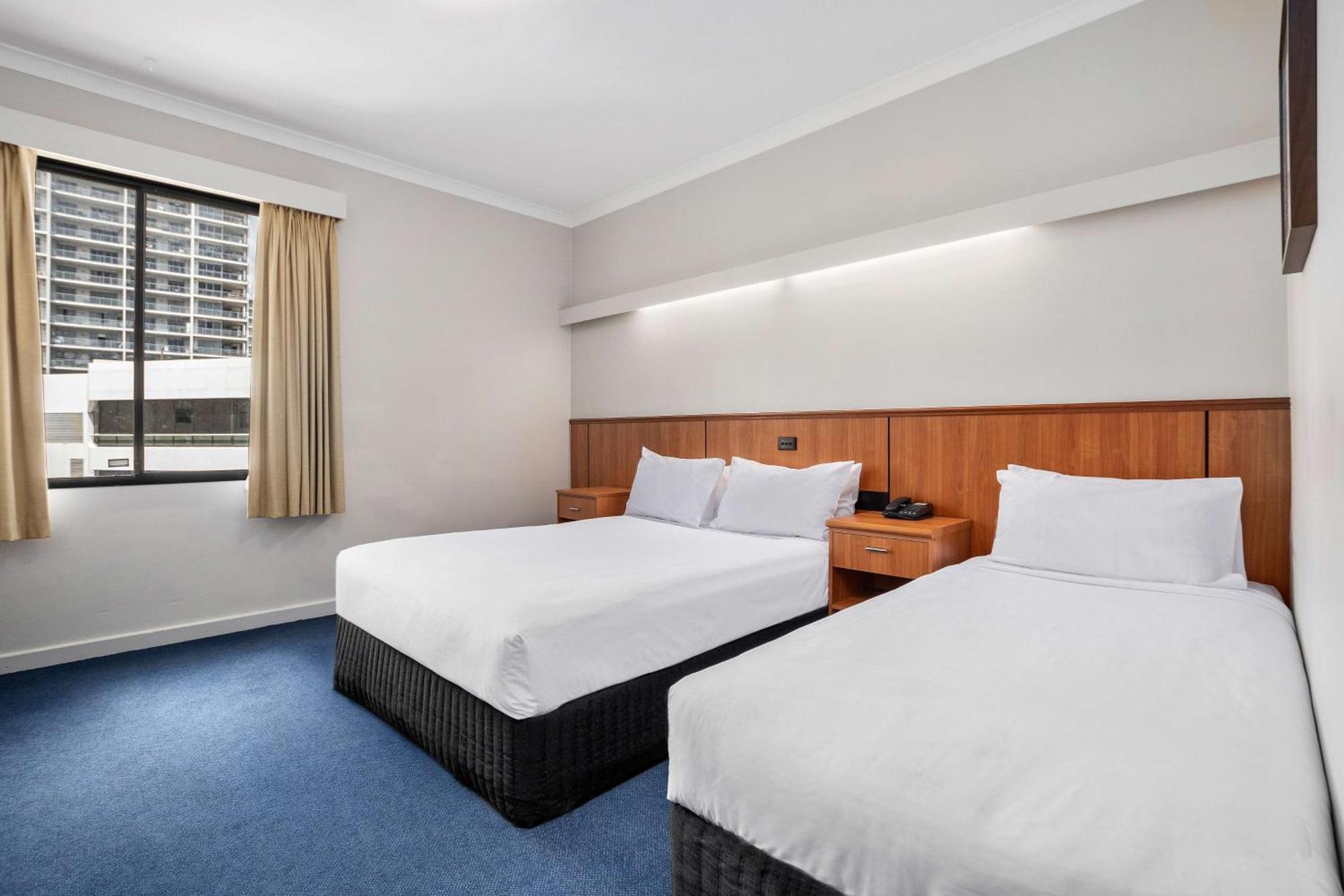 Metro Hotel Perth City Екстер'єр фото