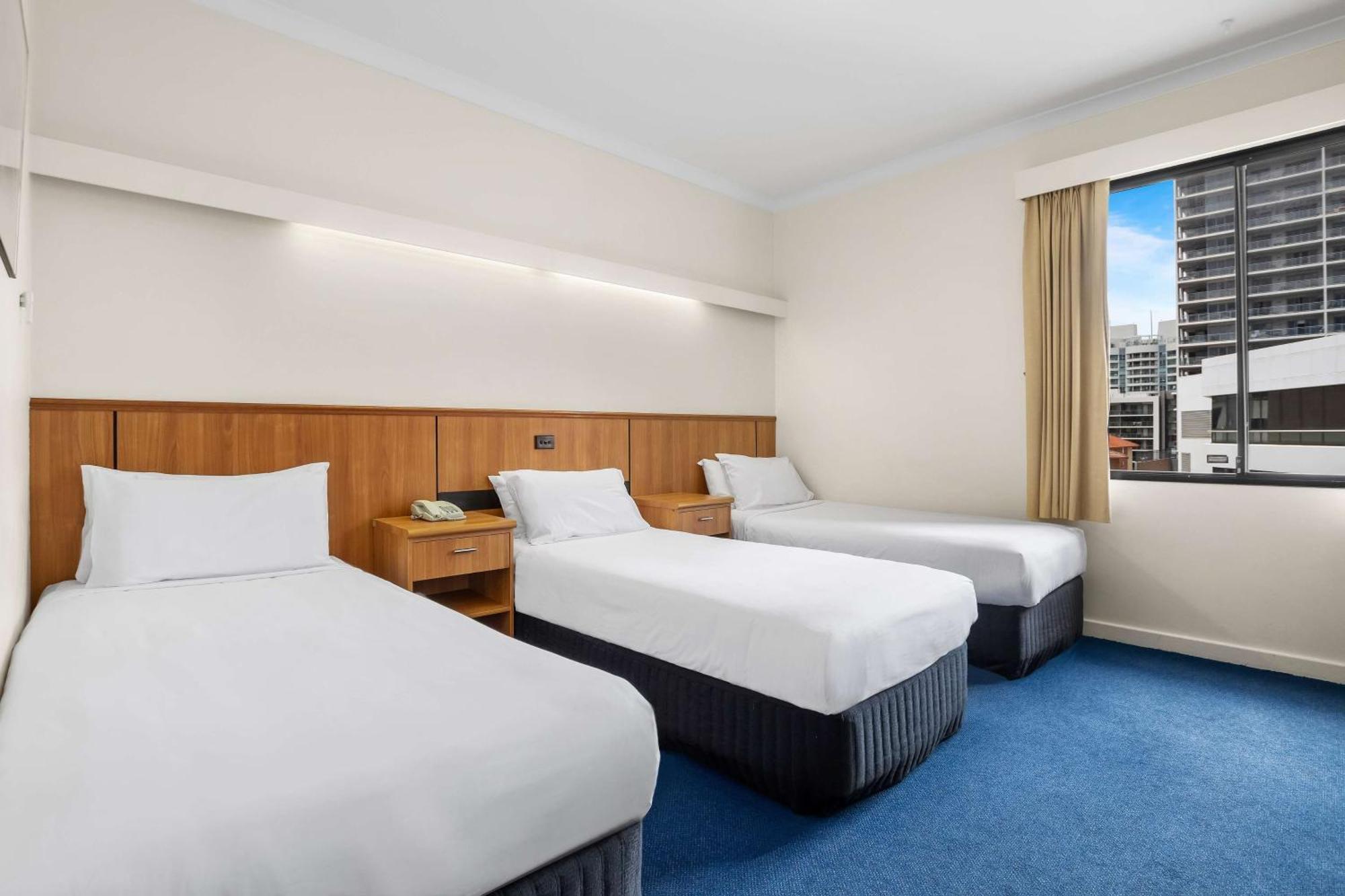 Metro Hotel Perth City Екстер'єр фото